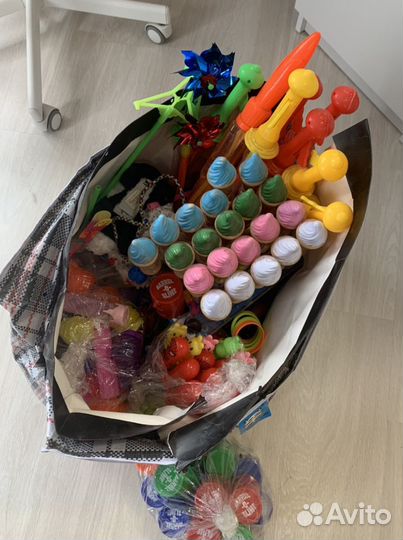 Корзина детских игрушек