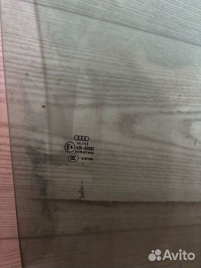 Правое Стекло на audi а5 8т coupe