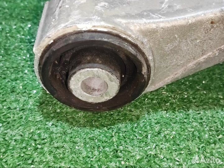 Рычаг задней подвески правый Mercedes-Benz