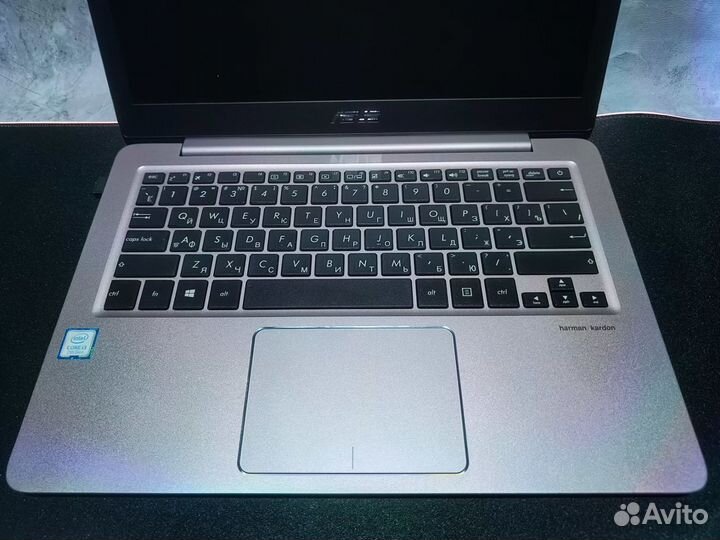 Asus ZenBook, i3-7Gen, 8 RAM, SSD, FullHD, идеал