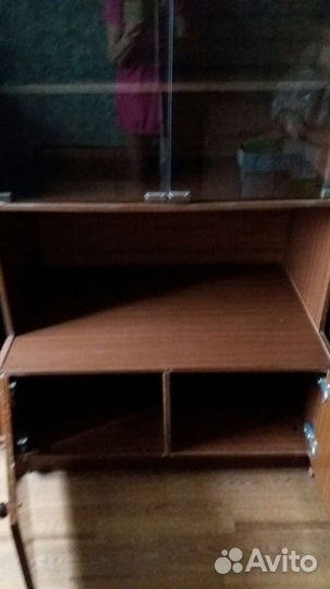 Книжный шкаф