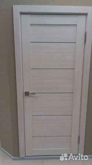 Межкомнатная дверь со стеклом влагостойкая