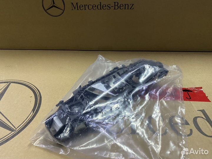 Опорная скоба правая Mercedes