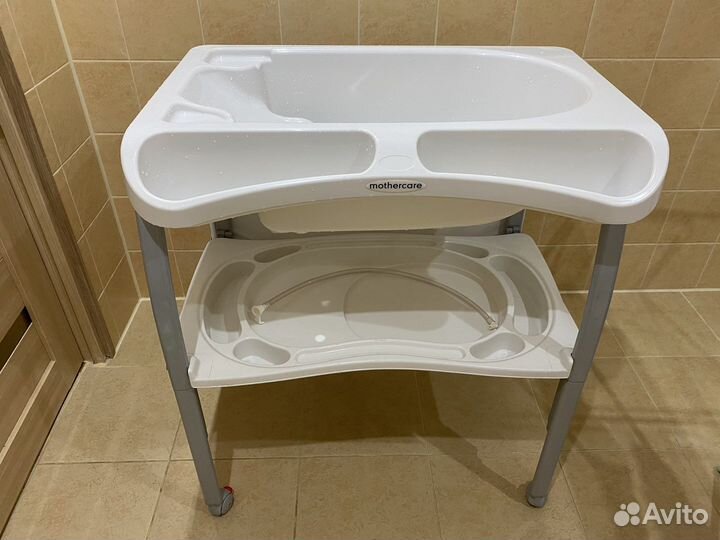Пеленальный столик с ванночкой Mothercare