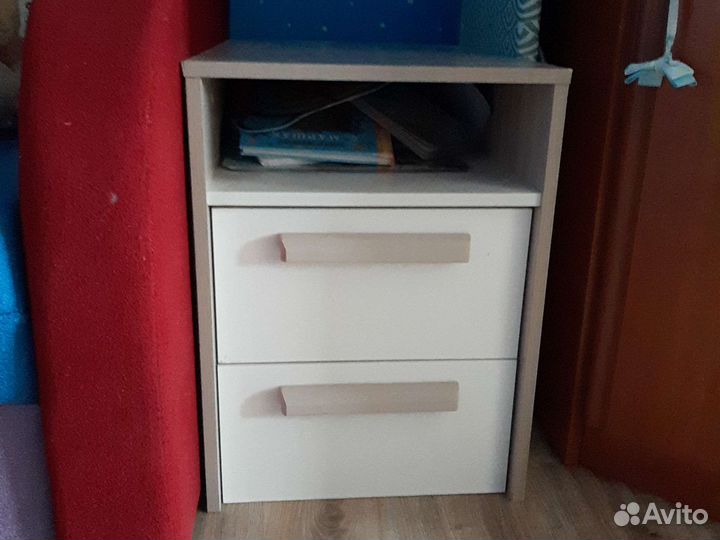 Тумба прикроватная