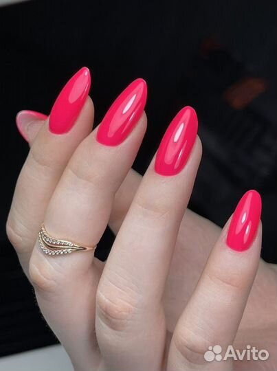 Мастер маникюра. Наращивание ногтей