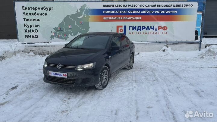 Накладка торпедо боковая левая Volkswagen Polo Sed