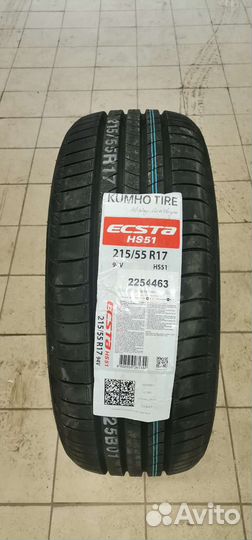 Kumho Ecsta HS51 215/55 R17 94V