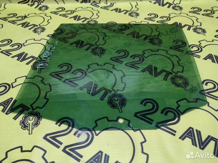 Стекло заднее левое Volkswagen Tiguan cawb