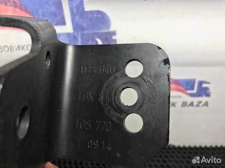 Кронштейн радиатора L Man TGS, Man TGX