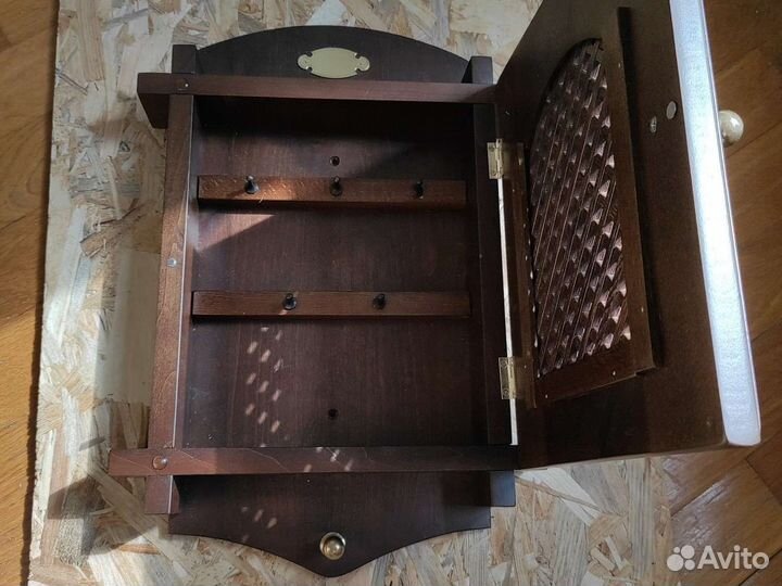 Ключница настенная