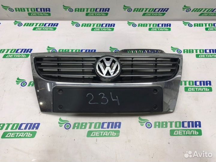 Решетка радиатора передняя Volkswagen Eos