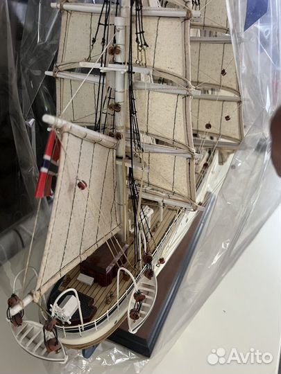 Модель парусника,Новая