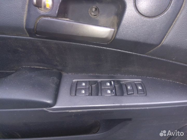 На Кайрон Панель