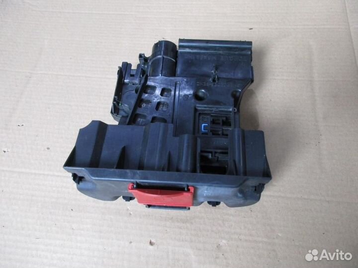 Блок предохранителей w204 C-class 271.952 2009