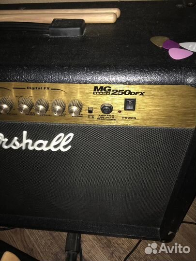 Комбоусилитель гитарный Marshall