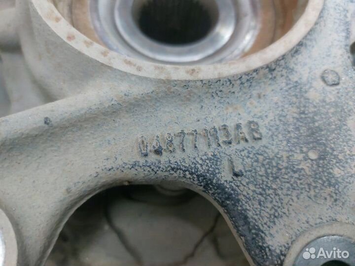 Кулак задний левый Jeep Grand Cherokee WK2 3.0D