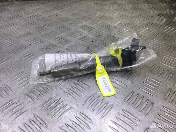 Форсунка Мерседес Спринтер a6510702987; 0445117034