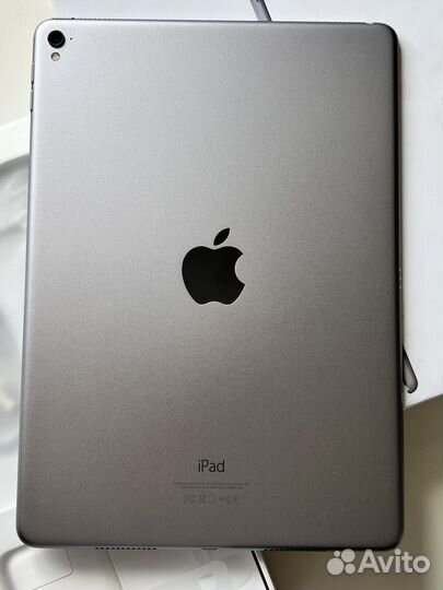 Новый iPad Pro 9.7'' 32GB Space Gray, в пленках