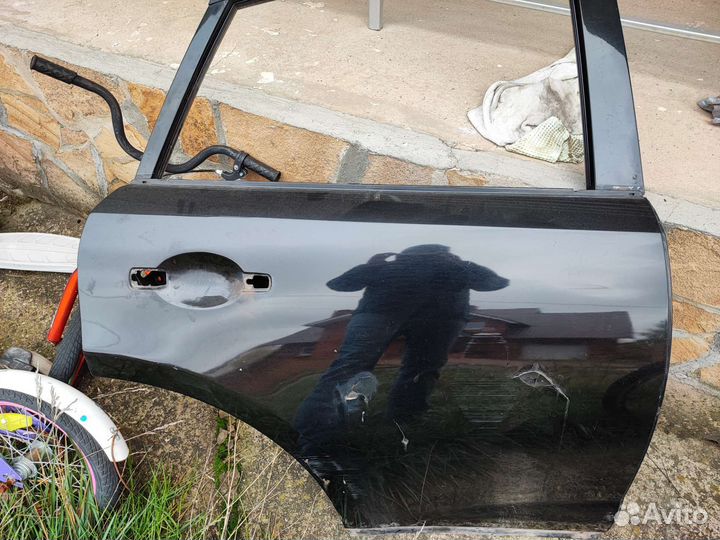 Дверь правая задняя infinity fx35 2003 год