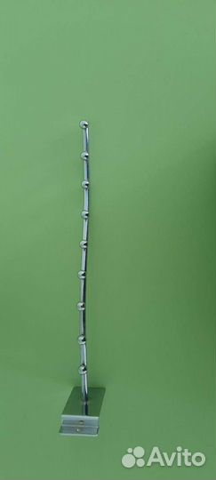 Вешалка-кронштейн для одежды на экопанель