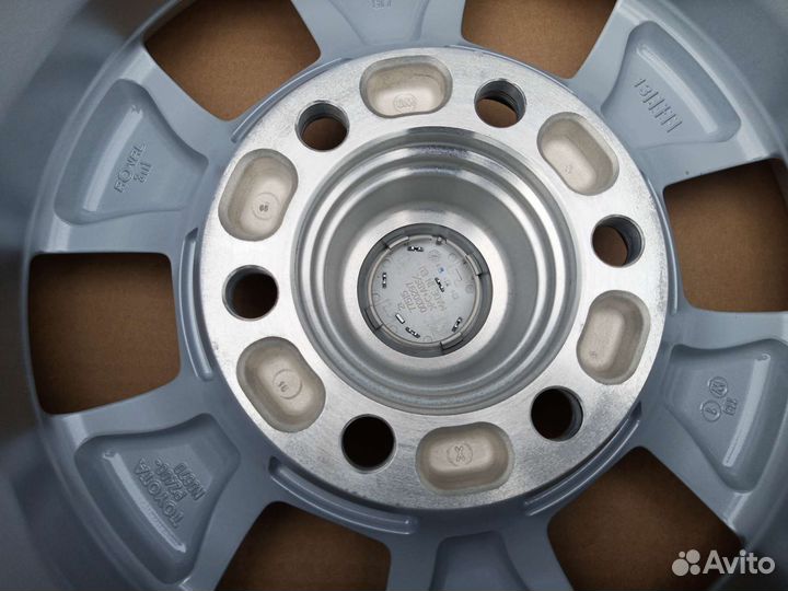 Диск колеса литой R15 Toyota Hilux