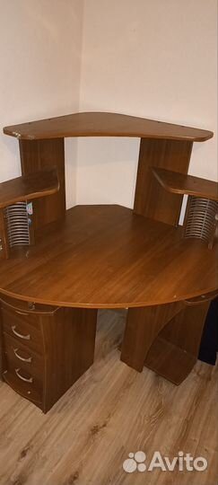 Компьютерный стол