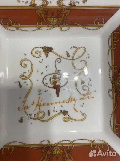 Пепельница хенесси квадратная