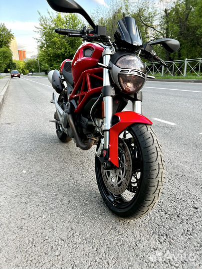 Ducati Monster 696 ABS