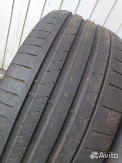Pirelli P Zero PZ4 275/35 R20