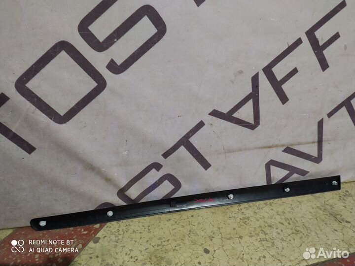 Накладка передней правой двери Chevrolet Lacetti