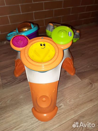 Развивающий музыкальный столик Chicco