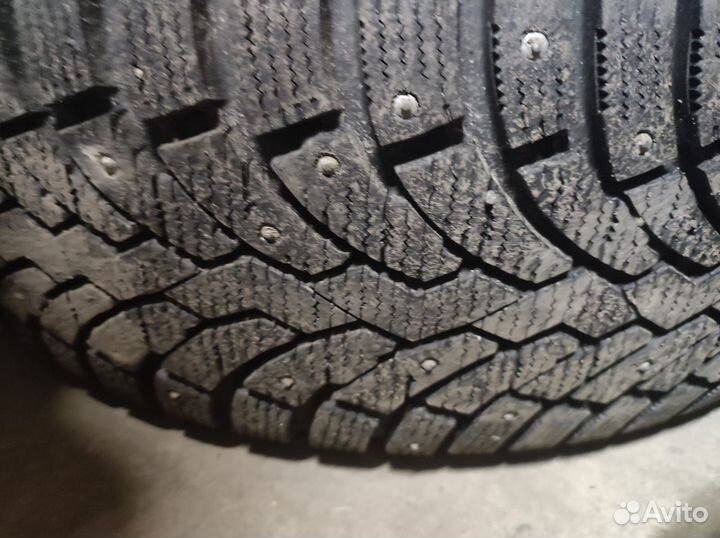 Pirelli Formula Ice 215/70 R16 60