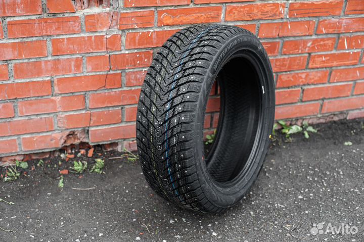 Zmax Winternova Stud II 275/40 R20 102T