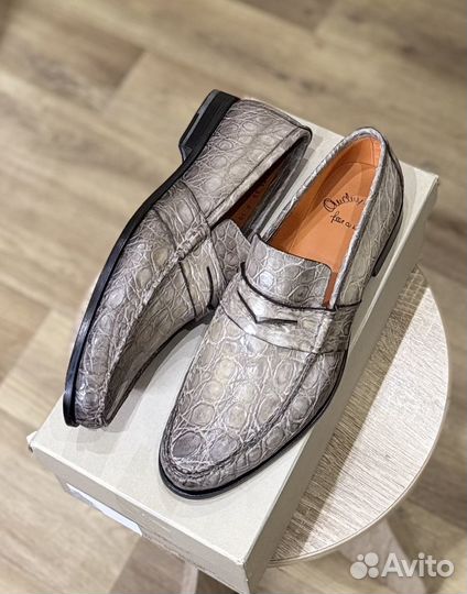 Мокасины Santoni из кожи крокодила новые размер 44