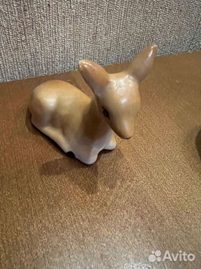 Фарфоровая статуэтка олененок