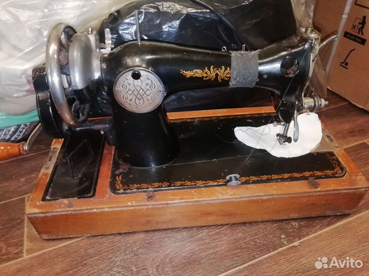 Швейная машинка ручная