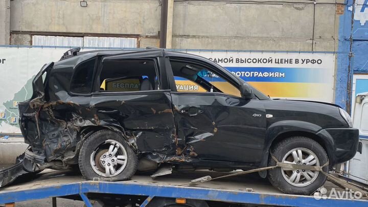 Рамка противотуманной фары правой Hyundai Tucson (JM) 86558-2E000