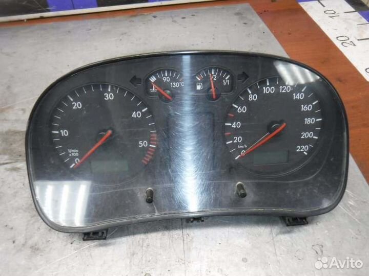 Щиток приборов Volkswagen Golf 4 AHF 1999