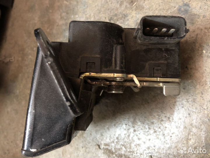 Замок крышки багажника kia ceed ed