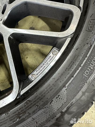 Hankook Dynapro HP2 RA33 285/40 R22 H