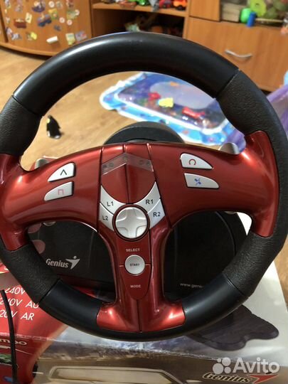 Игровой руль с педалями