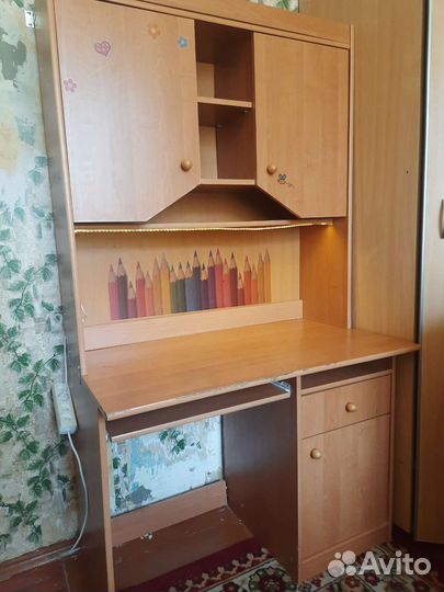 Письменный стол