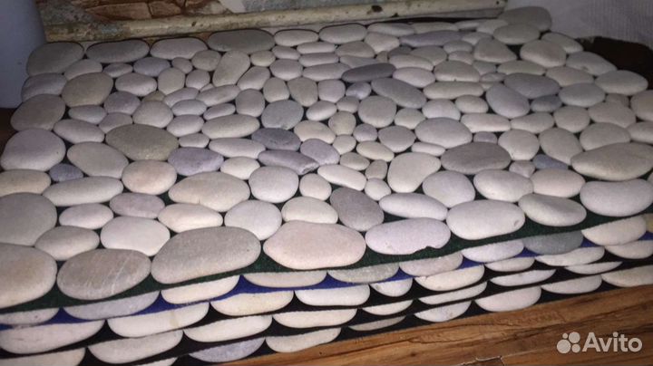 Коврик из морских камней