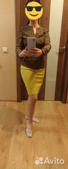 Юбка жёлтая, блузка,кофта зелёная,черн40-42 размер