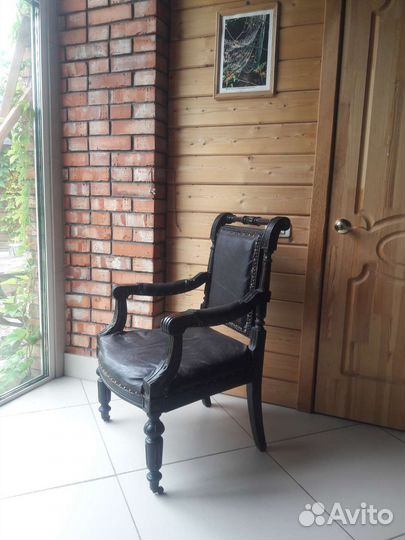 Кресло старинное антикварное