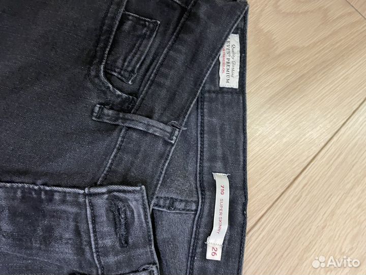 Джинсы женские levis 26