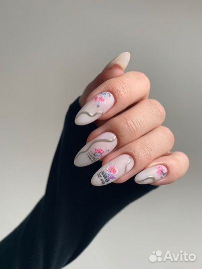 Маникюр с покрытием гель-лаком