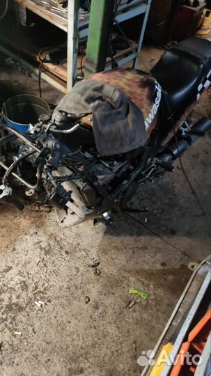 Запчасти на kawasaki GPZ400