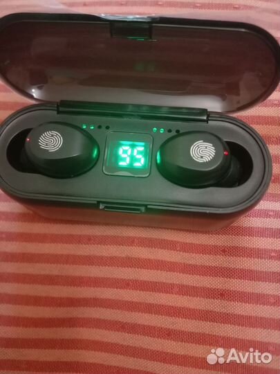 Беспроводные наушники F9 новый